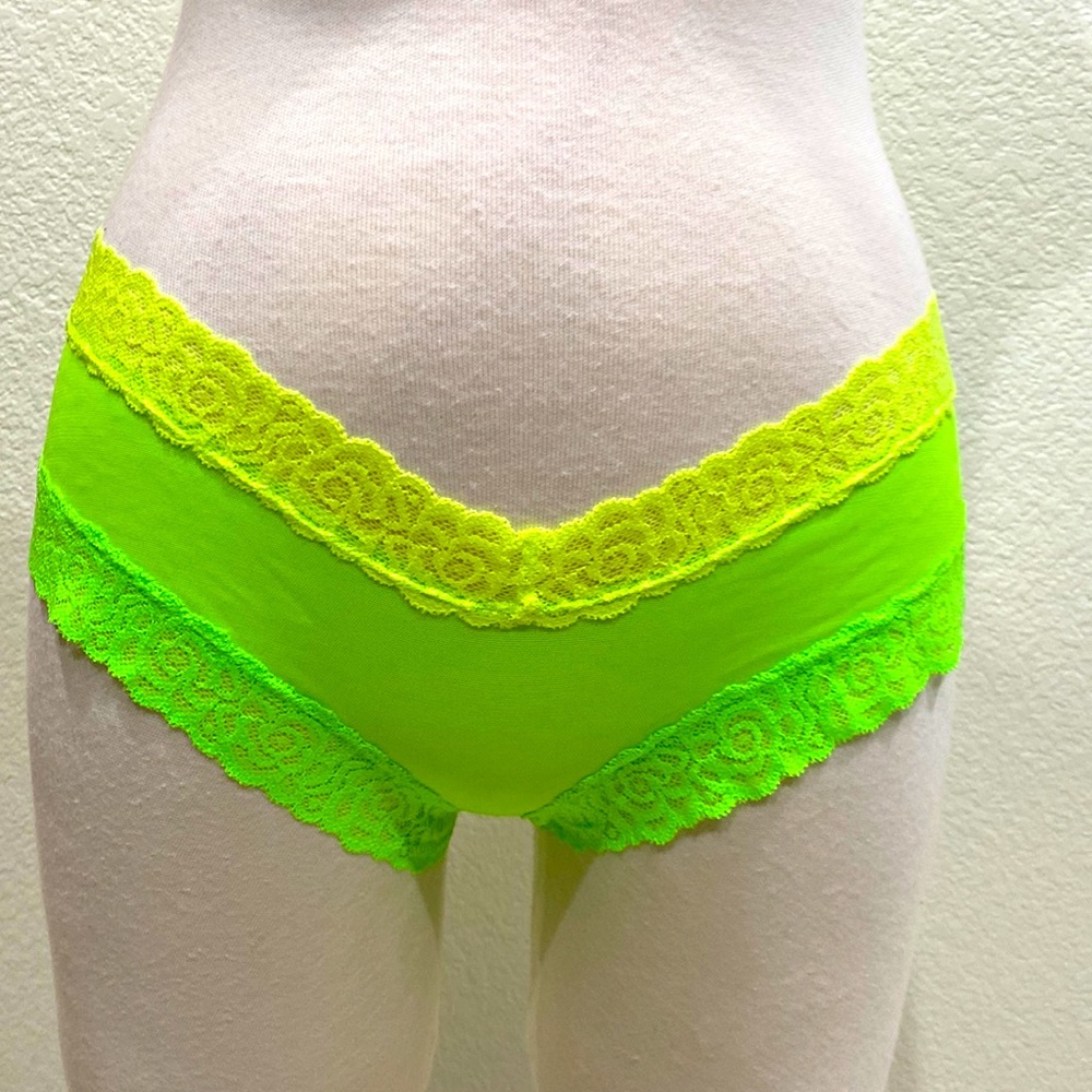 NWT Victoria’s Secret pink Panties